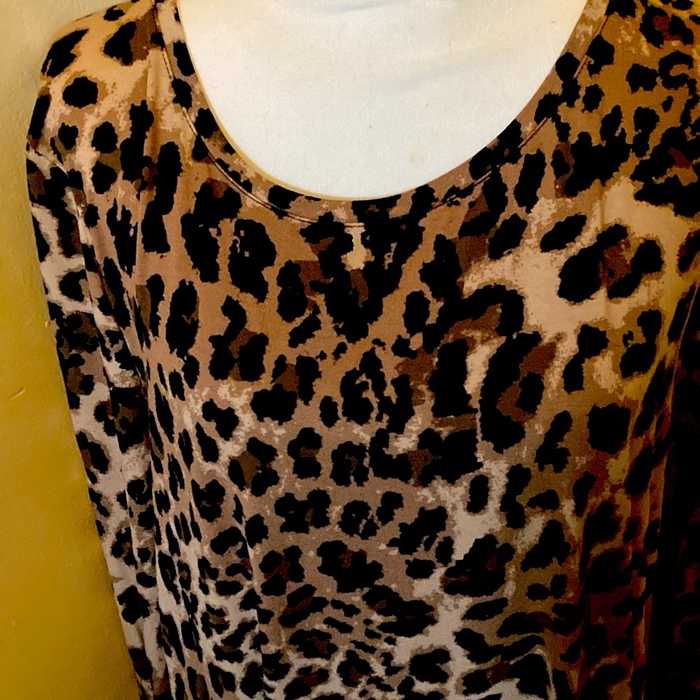 NWT Leopard tee shirt